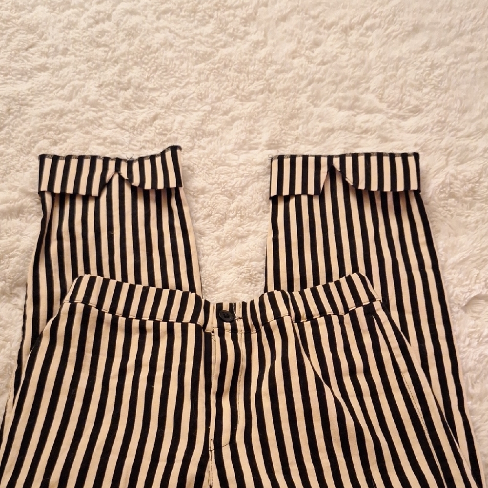 Brandy Melville Black and Cream Striped Shorts - Picture 9 of 10